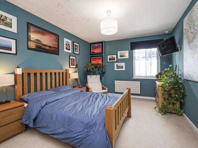 Flat for sale in Old Ford, Greater London