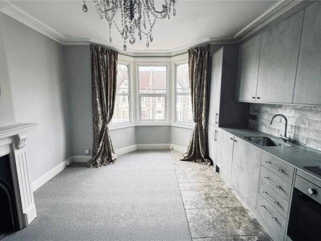 Flat for sale in Feckenham, City Of Bristol
