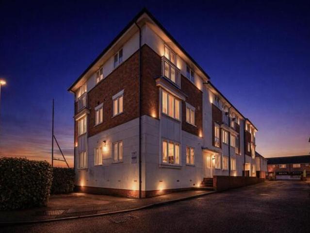Flat for sale in Whitstable, Kent