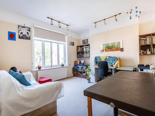 Flat for sale in Cat Hill