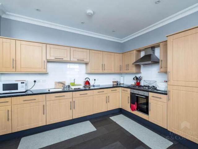 Flat for sale in Mount Wise