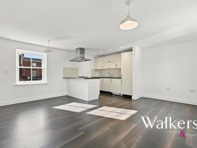 Flat for sale in Brentwood, Essex