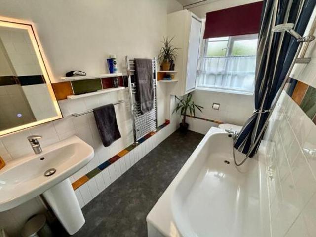 Flat for sale in Parrs Wood, Georgia