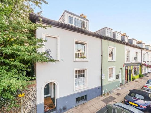 House for sale in Fulflood, Hampshire