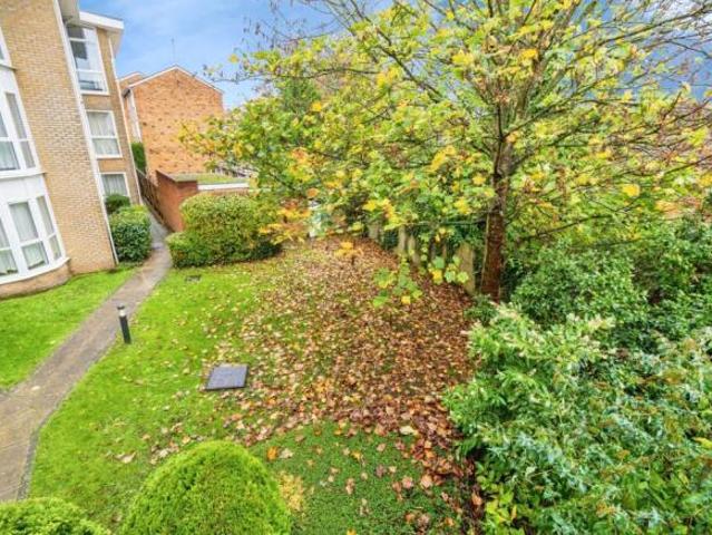Flat for sale in Barton Stacey, Hampshire
