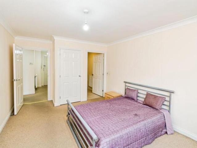 Flat for sale in Bassett, City Of Southampton