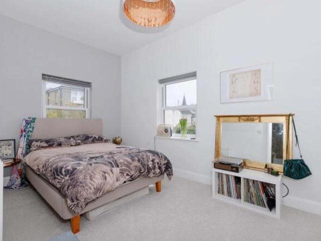 Flat for sale in Hampshire