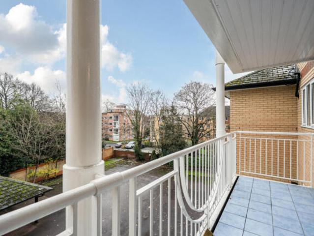 Flat for sale in Barton Stacey, Hampshire