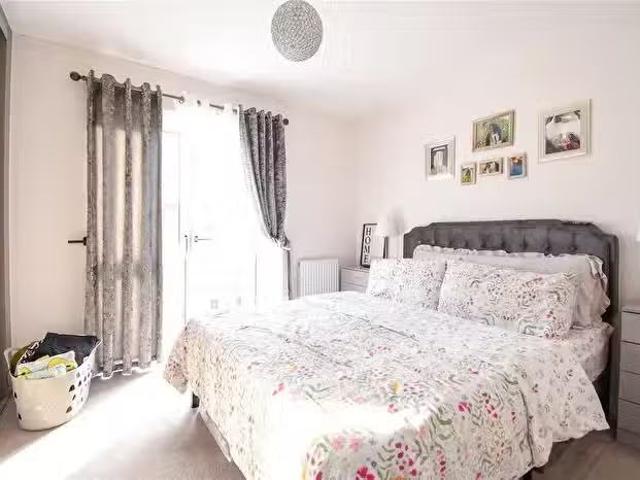 House for sale in Yiewsley