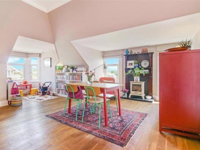 Flat for sale in Kelvinside, Scotland