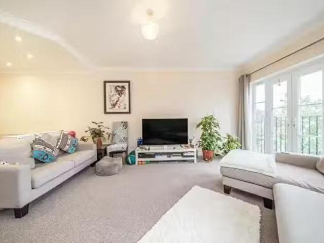 House for sale in Norbiton