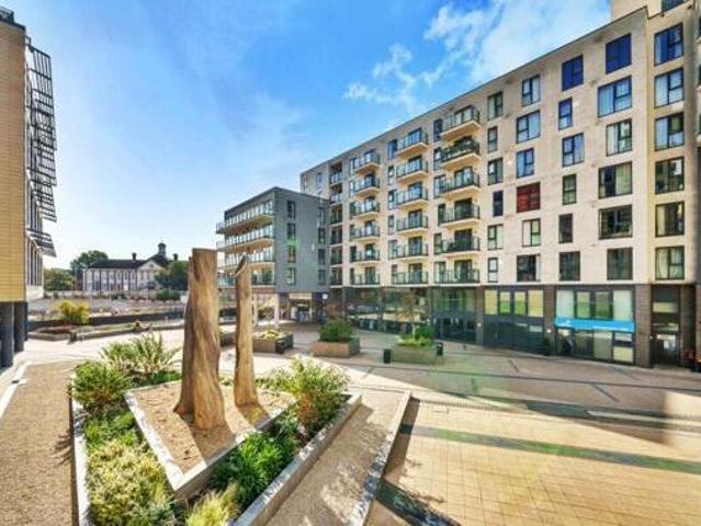 House for sale in Mount Hermon, Woking