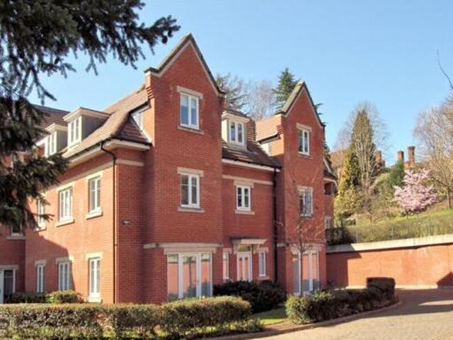 House for sale in Maybury, Woking
