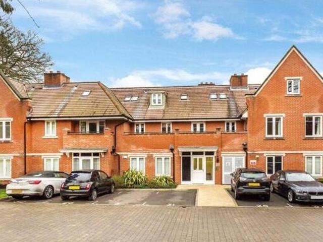 House for sale in Sheerwater, Woking