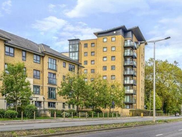 House for sale in Horsell, Woking