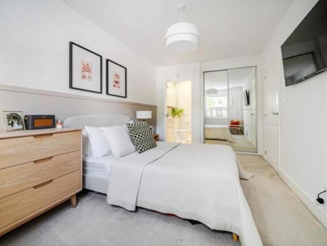 Flat for sale in Bellfields, Westborough