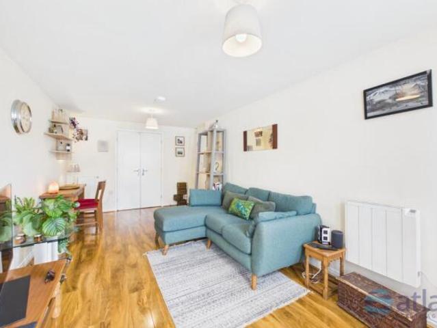 Flat for sale in Woolton, Calderstones