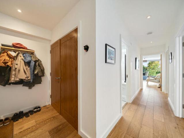Flat for sale in Cat Hill