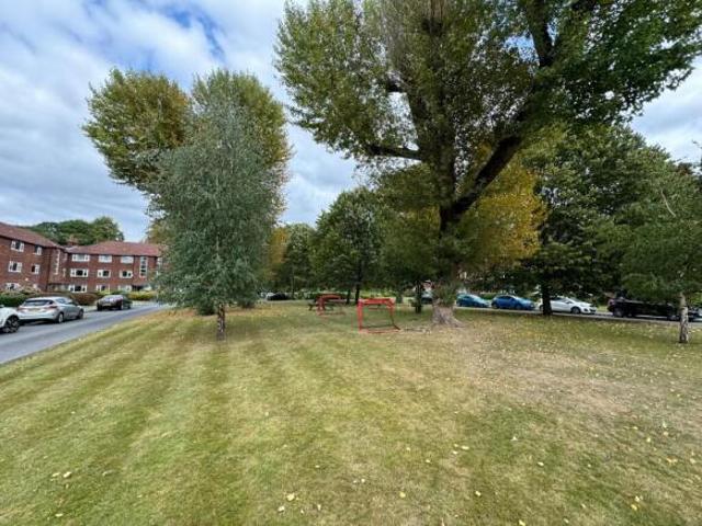 Flat for sale in Georgia, Greater Manchester