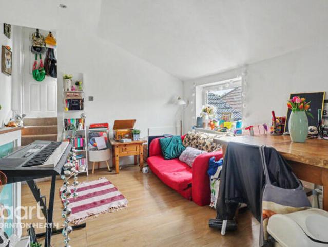 Flat for sale in London Borough of Croydon, Greater London