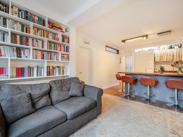 Flat for sale in Cat Hill