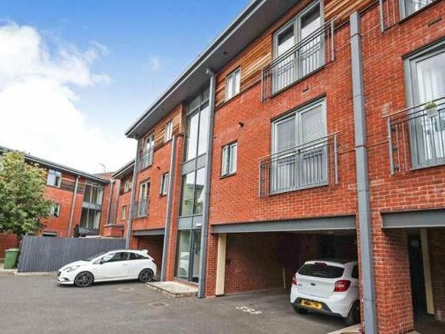 House for sale in Diglis, Worcestershire