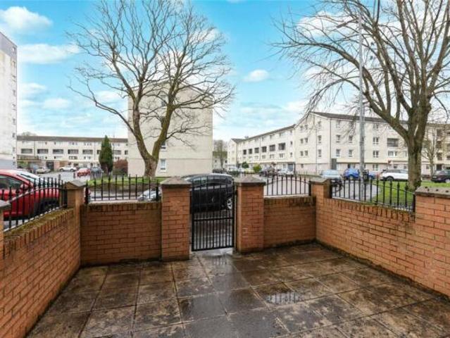 Flat for sale in Maryhill, Scotland