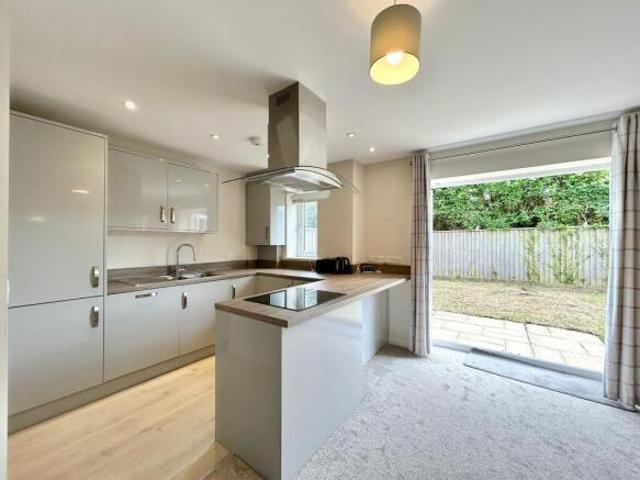 Flat for sale in South Lane, West Yorkshire
