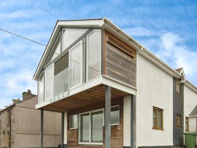 House for sale in Y Felinheli, Wales