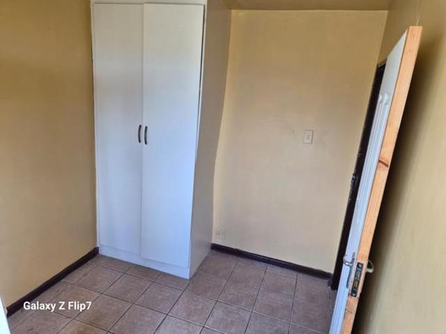 Flat for sale in Port Elizabeth, Eastern Cape