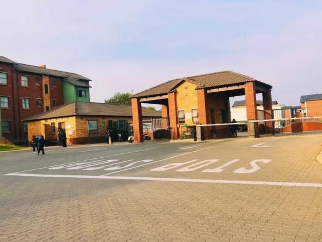 Flat for sale in Vosloorus, Gauteng