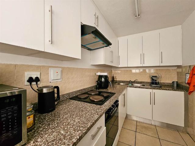 Flat for sale in Seaview, Kwazulu-natal