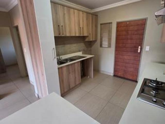 Flat for rent in Waterkloof, Gauteng