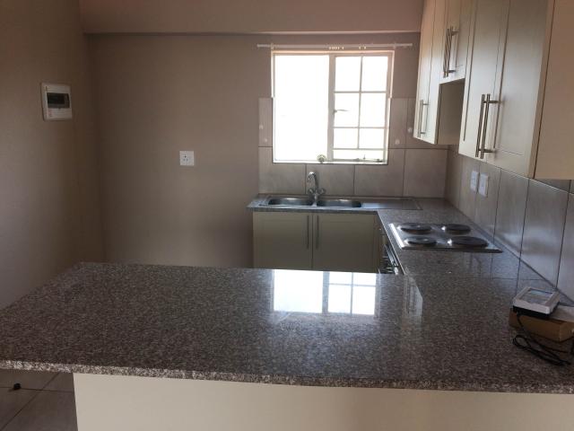 Flat for rent in Waterkloof, Gauteng