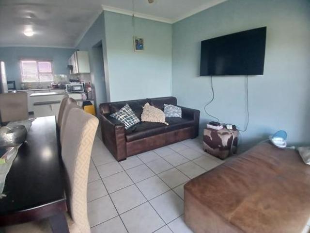 Flat for sale in UMhlathuze Municipality, Kwazulu-natal