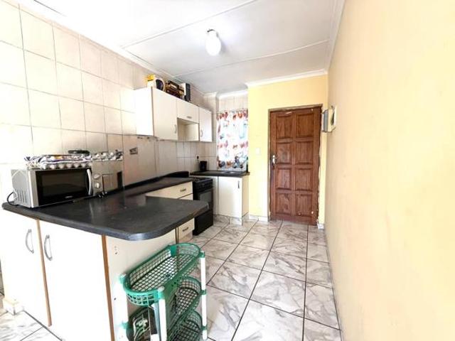 Flat for sale in UMhlathuze Municipality, Kwazulu-natal