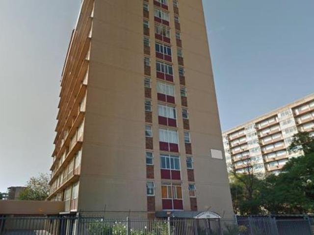 Flat for rent in Waterkloof, Gauteng