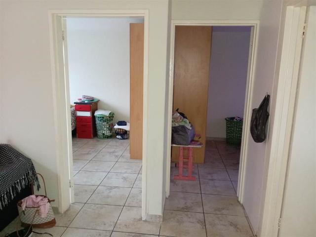 Flat for sale in Seaview, Kwazulu-natal