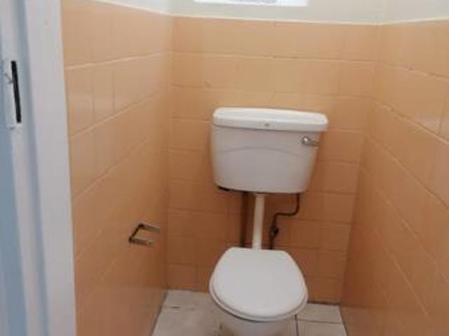 Flat for rent in Seaview, Kwazulu-natal