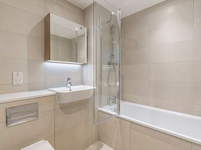 Apartment for rent in Roding Riverside, Greater London