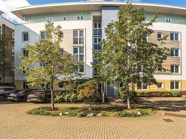 Apartment for rent in Eden Park, Greater London