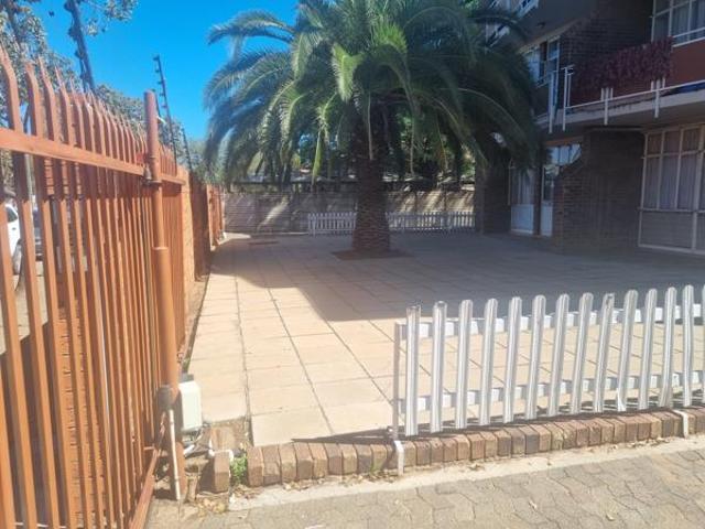 Flat for sale in Frances Baard, Northern Cape