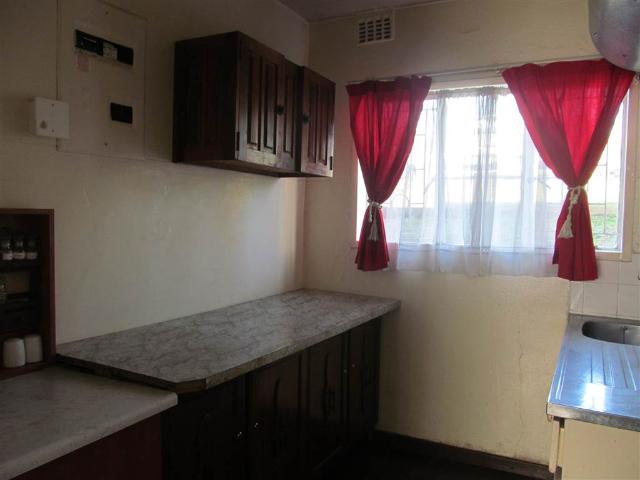 Flat for sale in Seaview, Kwazulu-natal