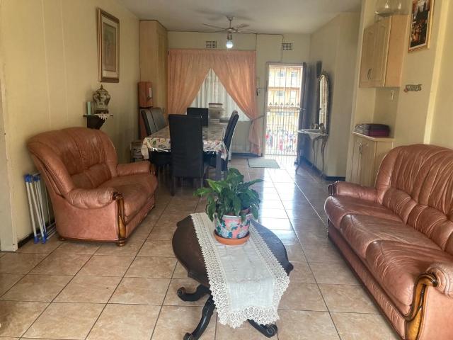 Flat for sale in Benoni