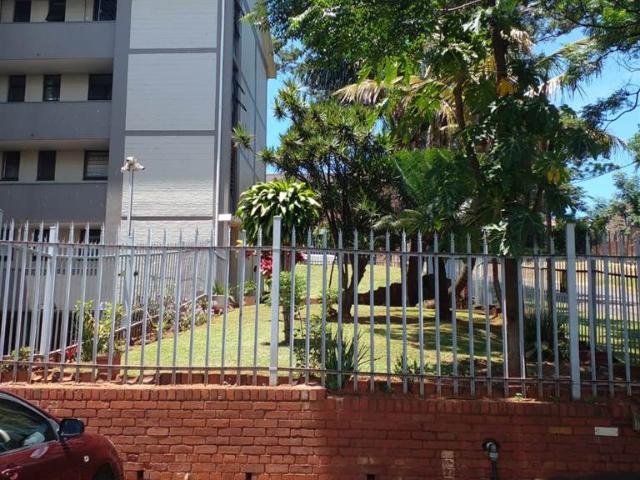 Flat for sale in Seaview, Kwazulu-natal
