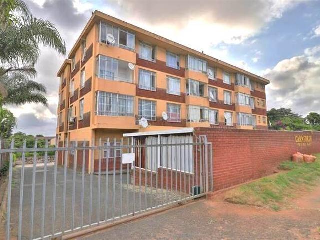 Flat for sale in Seaview, Kwazulu-natal