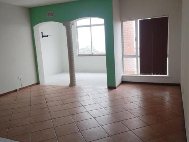 Flat for sale in Seaview, Kwazulu-natal