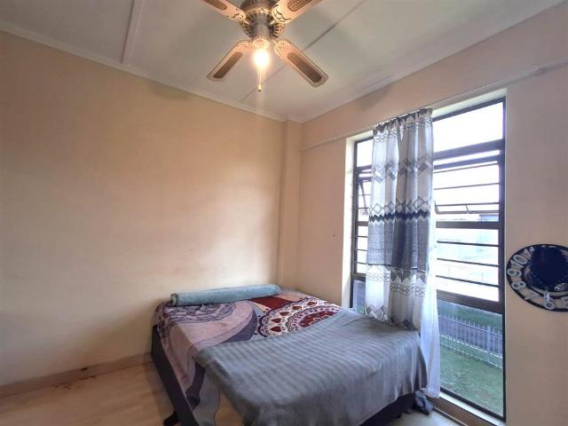Flat for sale in Seaview, Kwazulu-natal