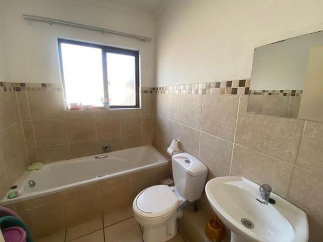 Flat for rent in UMhlathuze Municipality, Kwazulu-natal