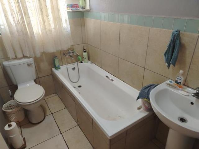 Flat for rent in Jansenpark, City of Ekurhuleni Metropolitan Municipality